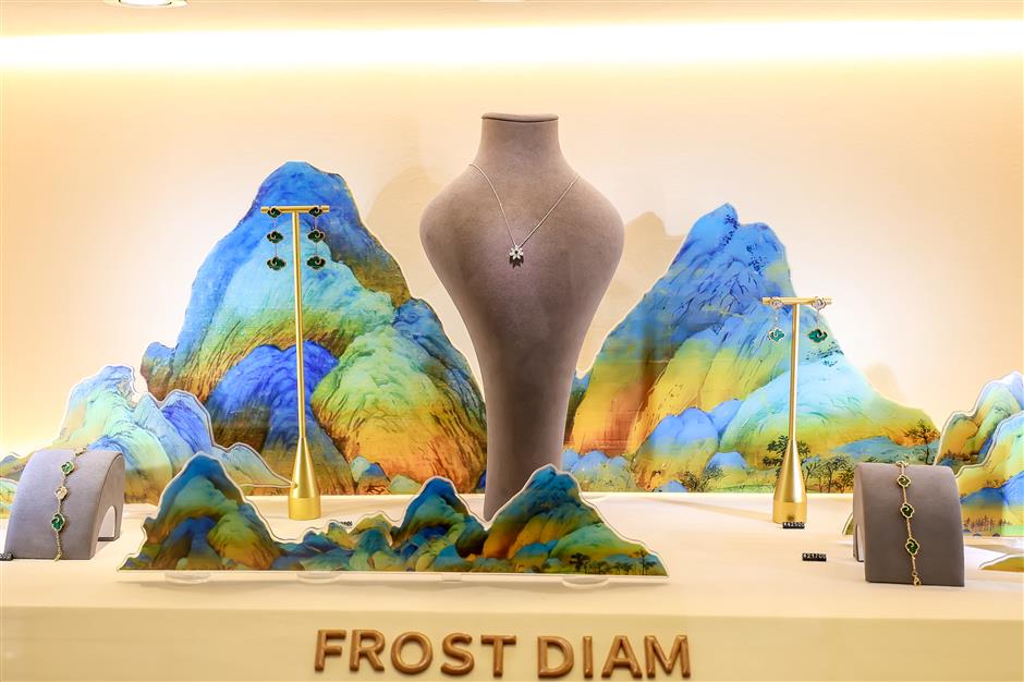 Enjoy Jewelry Craftsmanship at the Diamond and Gems Show