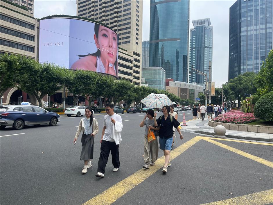 Mercury Rising: Shanghai Braces for Heat as Plum Rain Eases