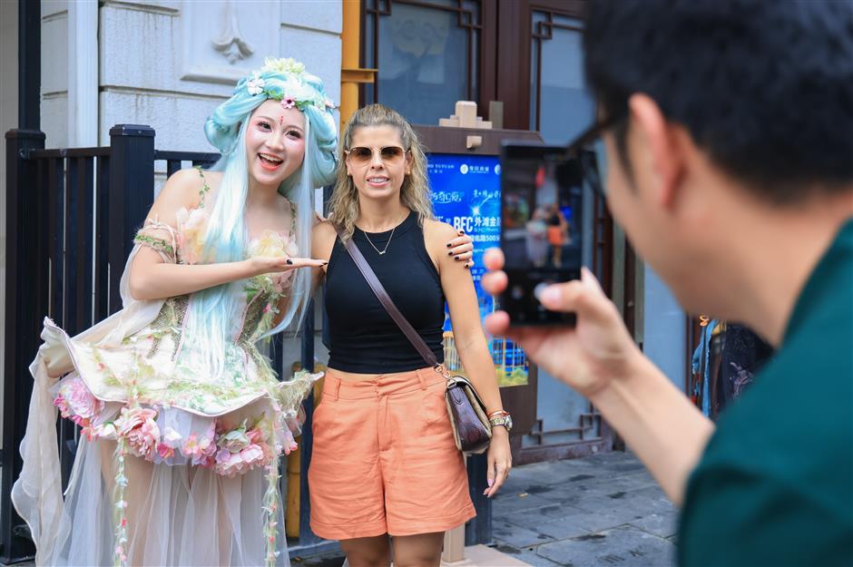 Yuyuan Garden Turns into Anime Fantasy Land for Summer Nights