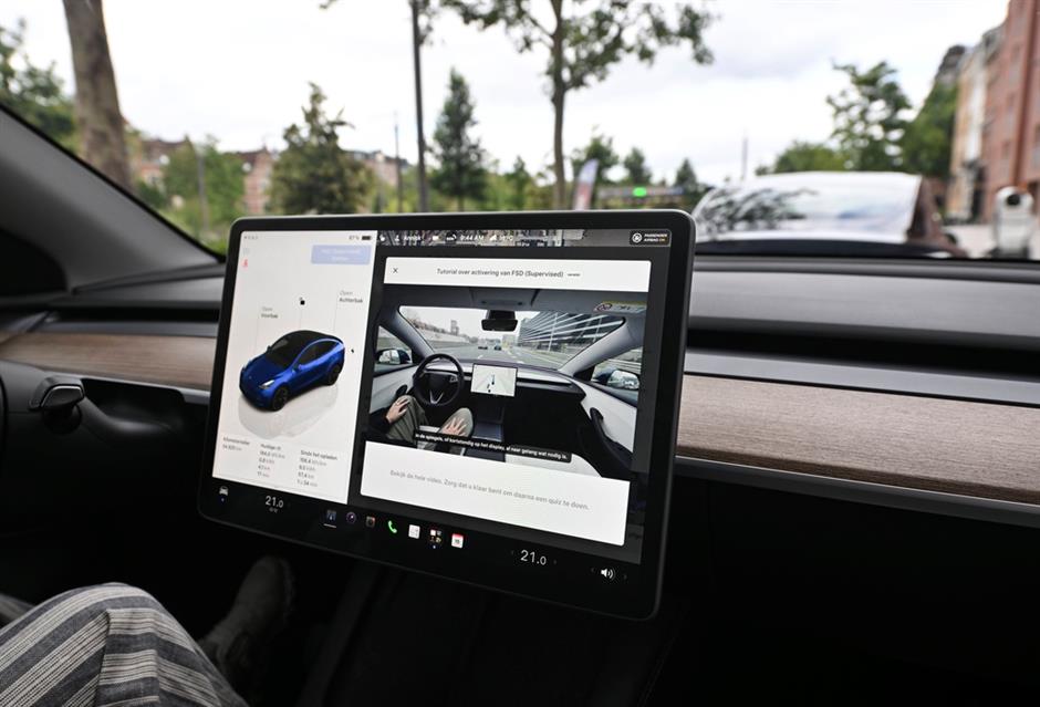 Battle Lines Drawn as China Carmakers Challenge Tesla in Self-Driving