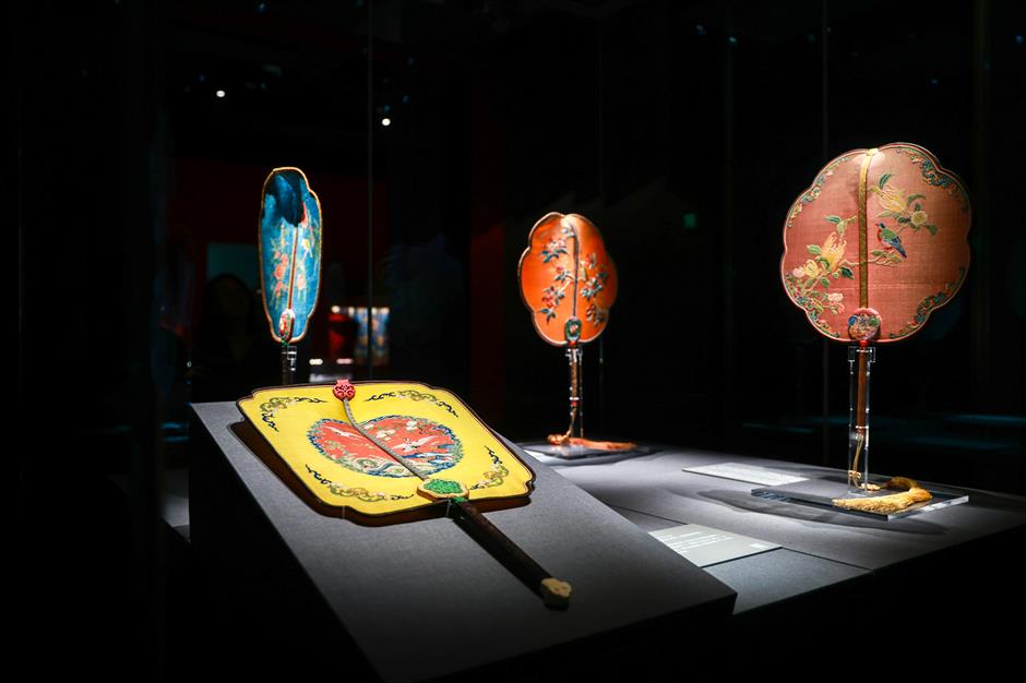 'Imperial Colors' Showcases Ancient China's Royal High Fashion