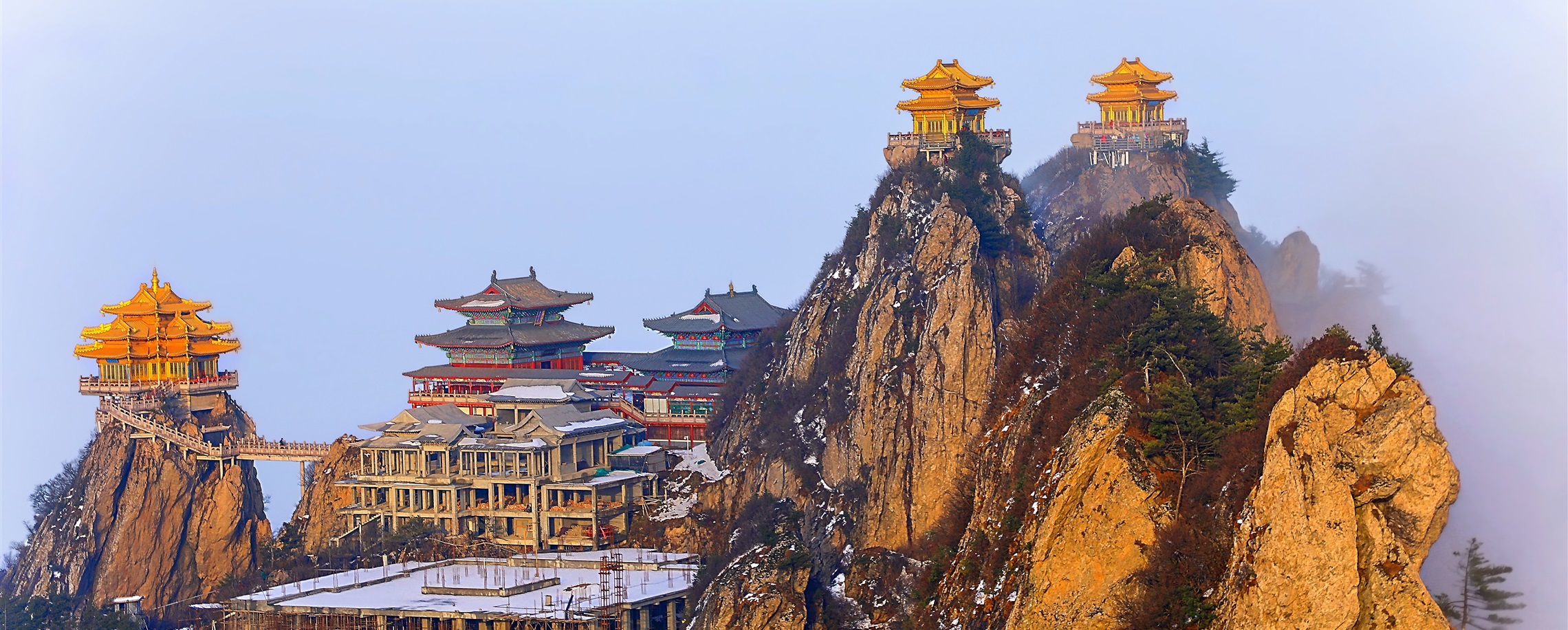 Chinese Mountain Resort Offers US$8,200 Monthly Pay to 'Cloud Sea Watcher'