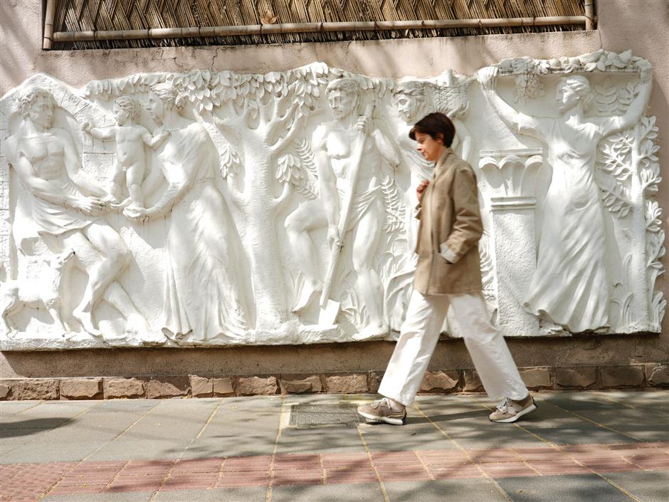 Finding a Slower Rhythm in the Leafy Xinhua Neighborhood