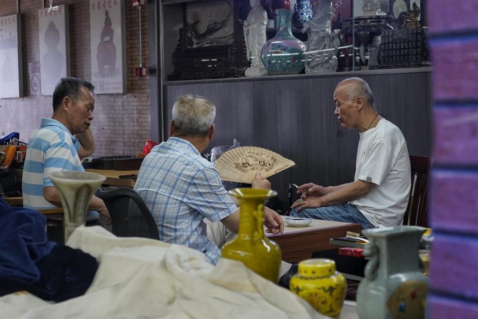 [Hai Guide] Shanghai's Sunday Morning Old Book Market is Back!