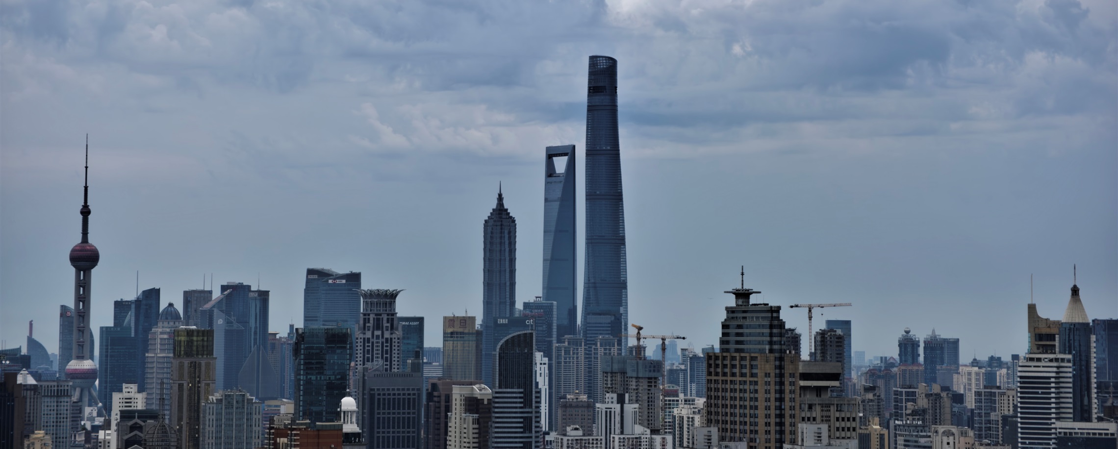 Braving Bavi: Thunderstorms, Rain Lash Shanghai Ahead of Typhoon Landfall