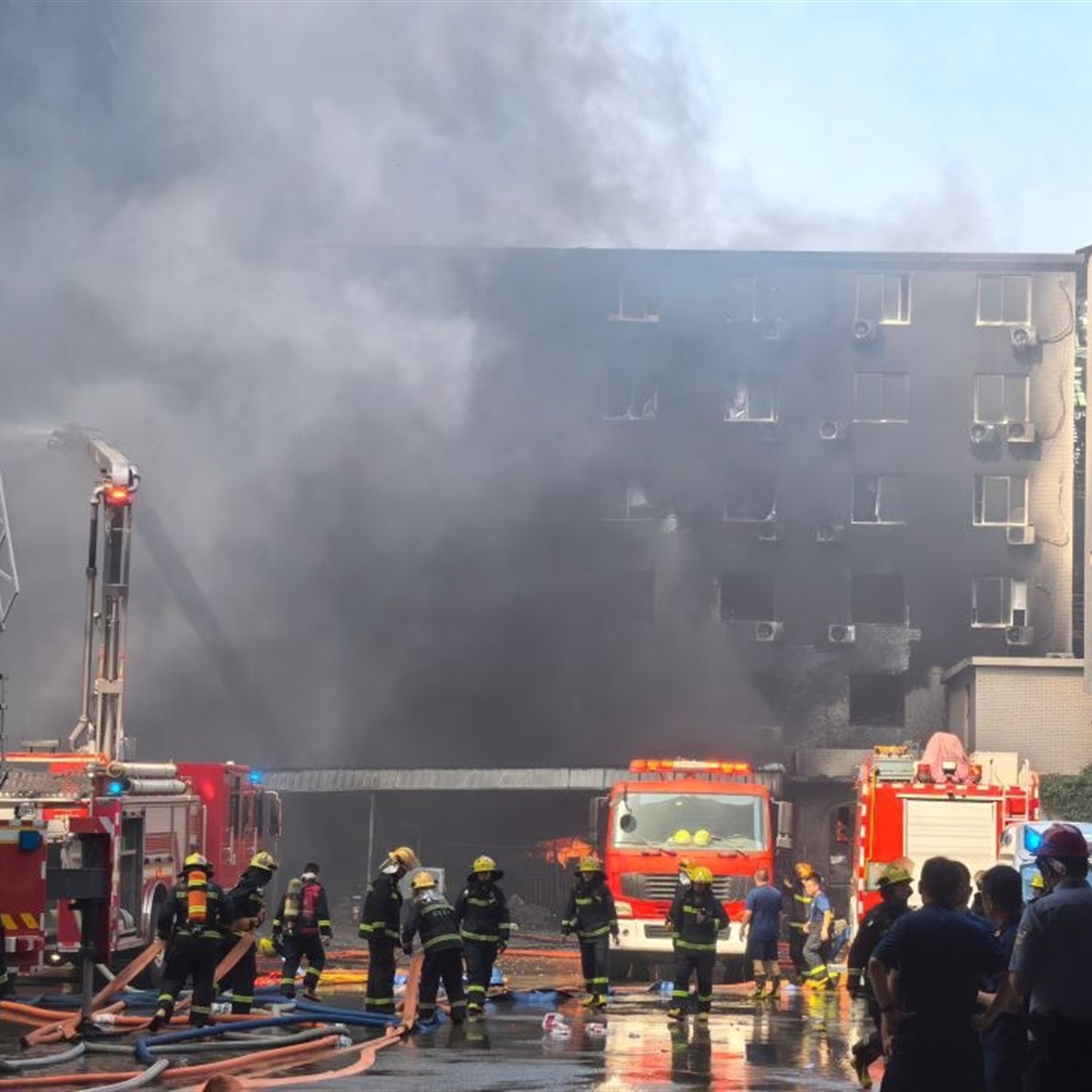 28 Dead in Fujian Shoe Factory Fire, Company Officials Held