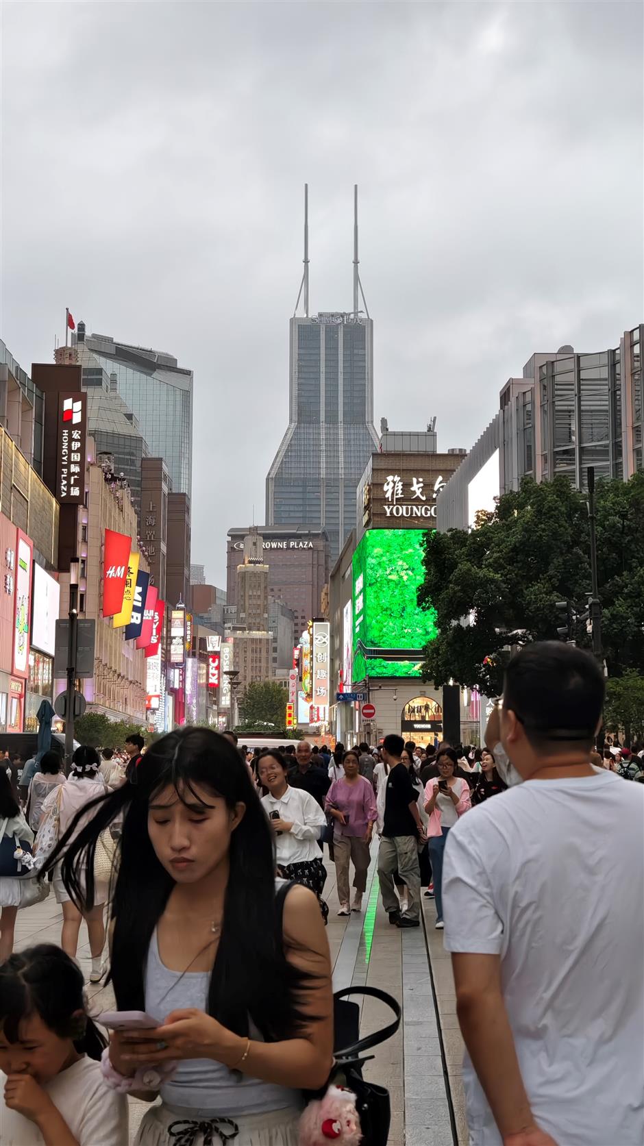 [Quick News] Shanghai Shuts Parks, Ferries and Attractions as Typhoon Bavi Closes in