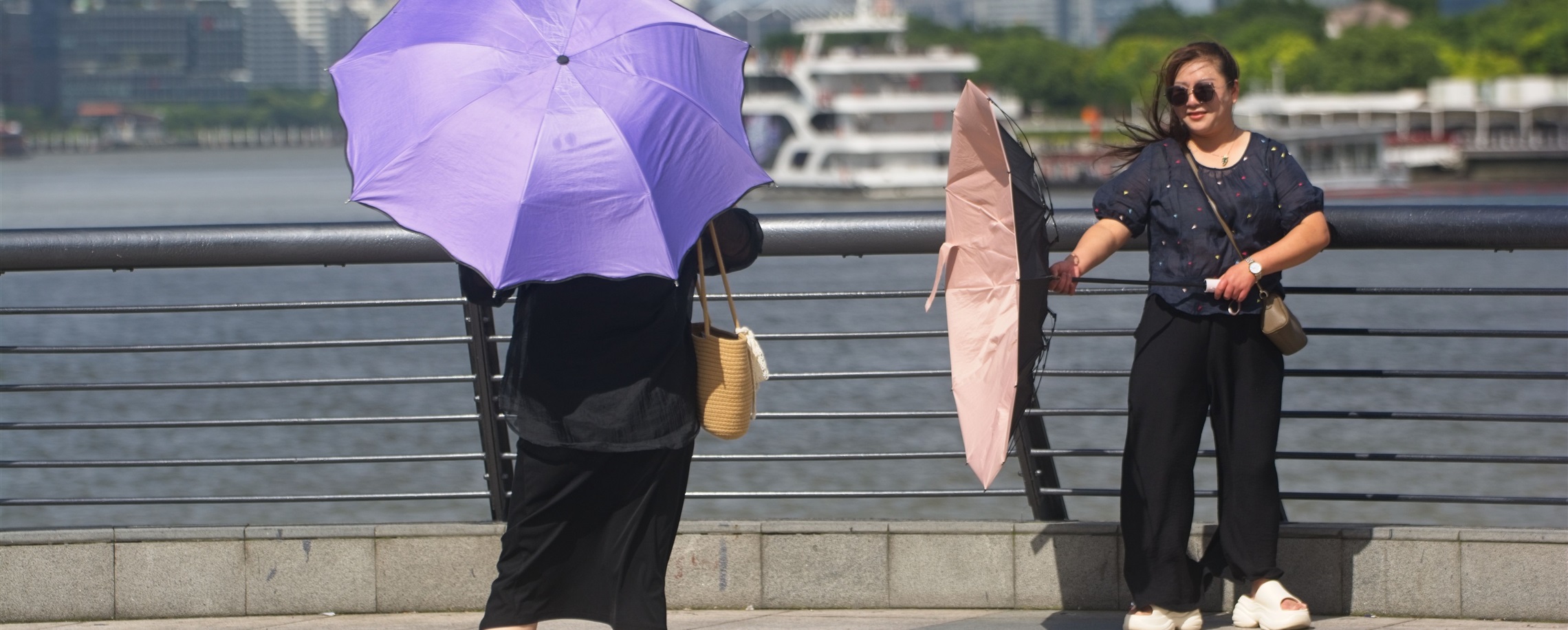 [Quick News] Typhoon Bavi Gathers Strength, Bringing More Wind and Rain to City
