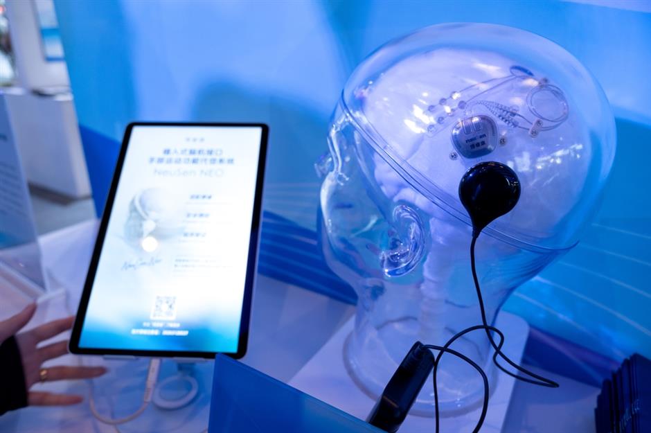 AI Bioscience Advances in Connecting Brain Signals to Medical Devices