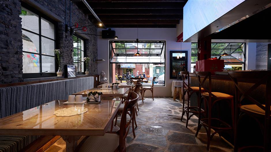 [Chef's Table] The Secret Menus & Swiss Chalet Design of Hey Bro