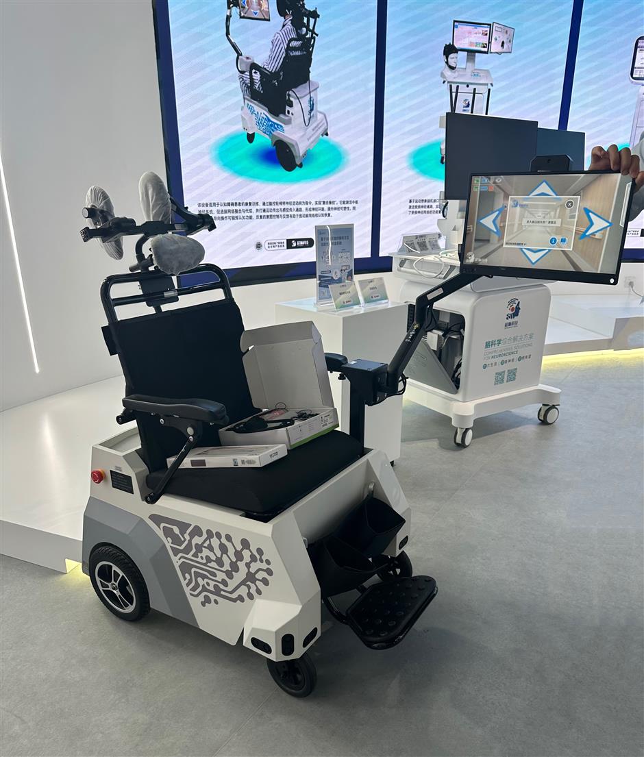 AI Bioscience Advances in Connecting Brain Signals to Medical Devices