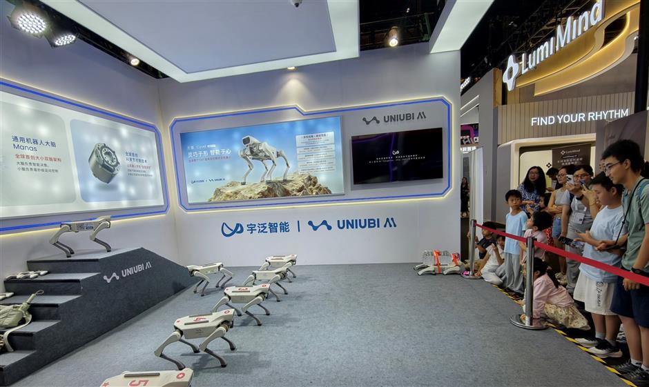 China Robots Step from Novelty Performers into Fabric of Everyday Life