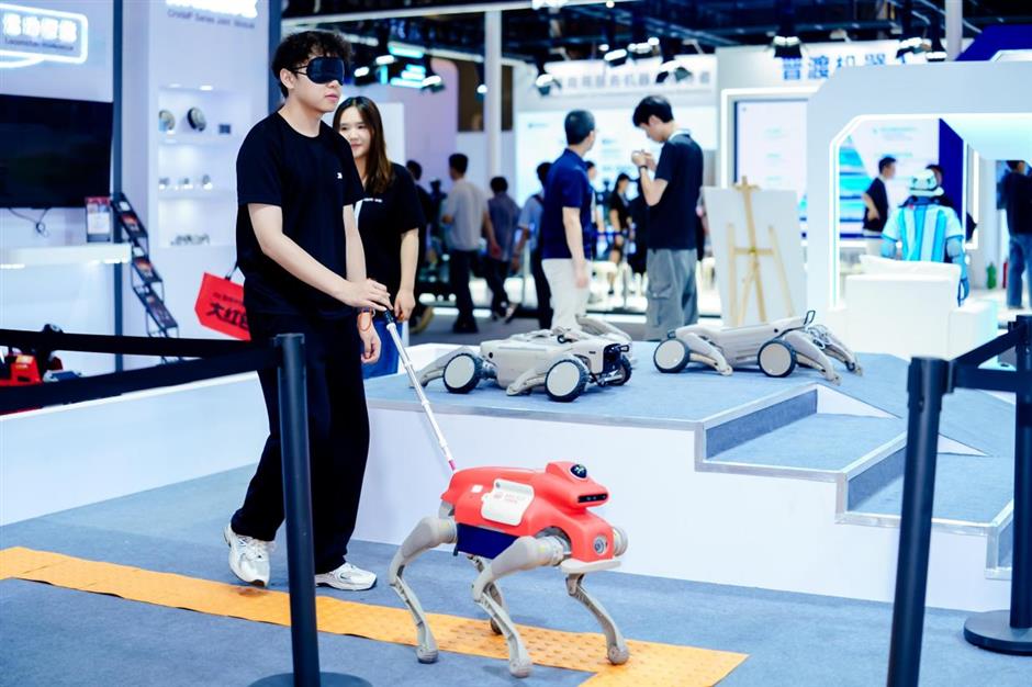 China Robots Step from Novelty Performers into Fabric of Everyday Life