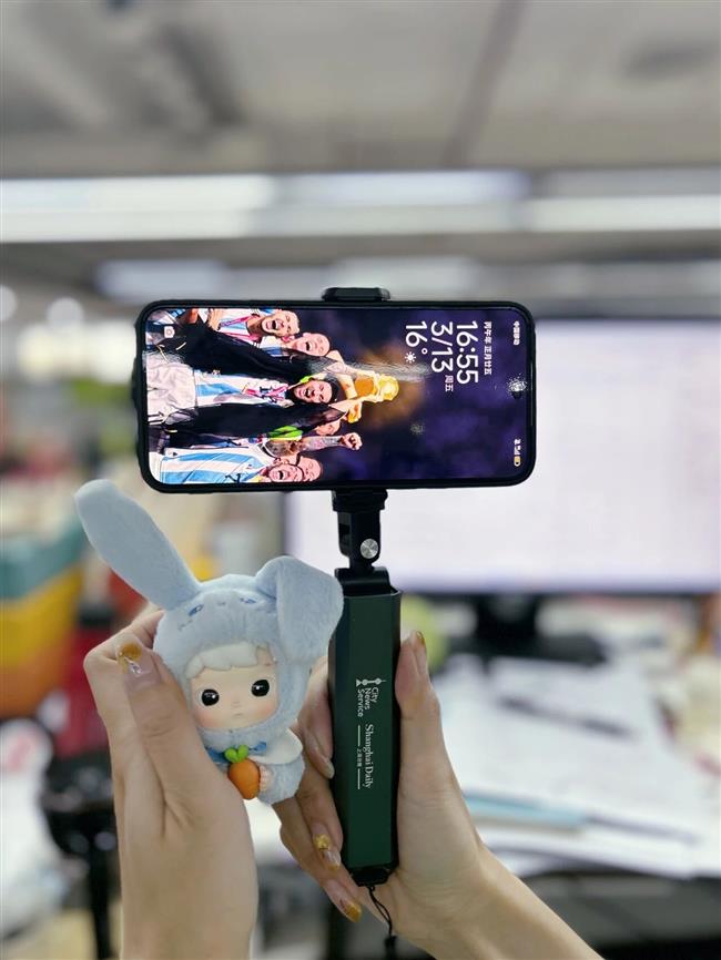 [ICYMI] Answer This Week's Quiz and Win a Travel Phone Holder
