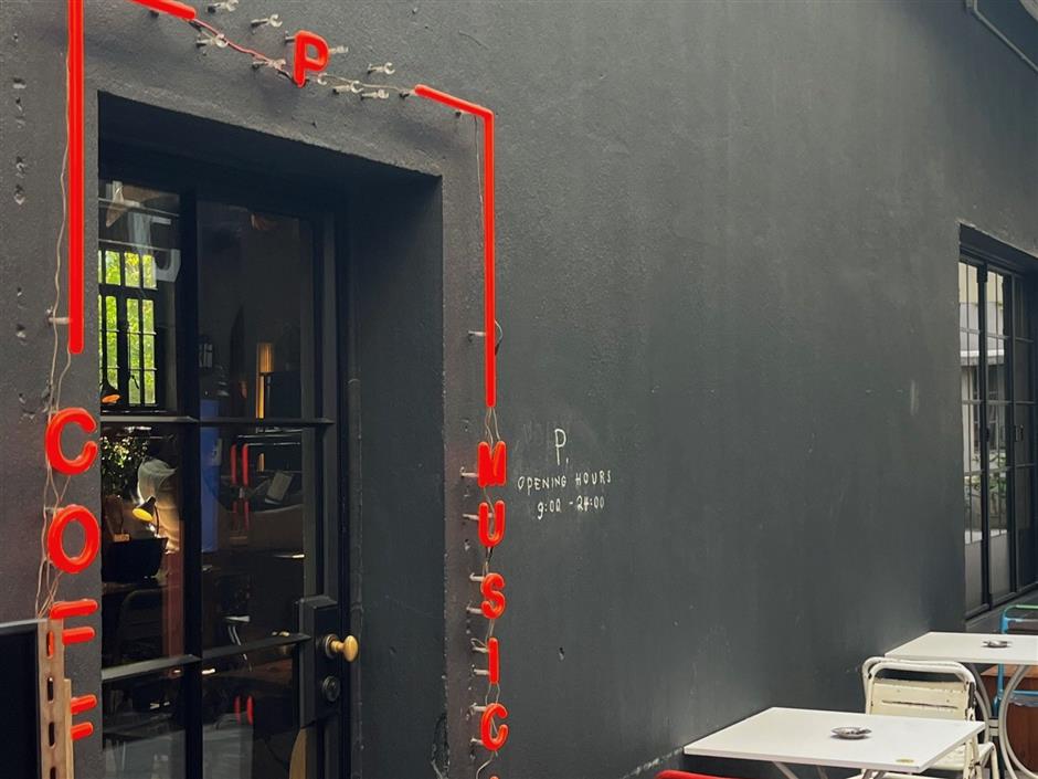 [Caffeinated] Its HOT. Here are 5 Places 2 Get Great Iced Coffee