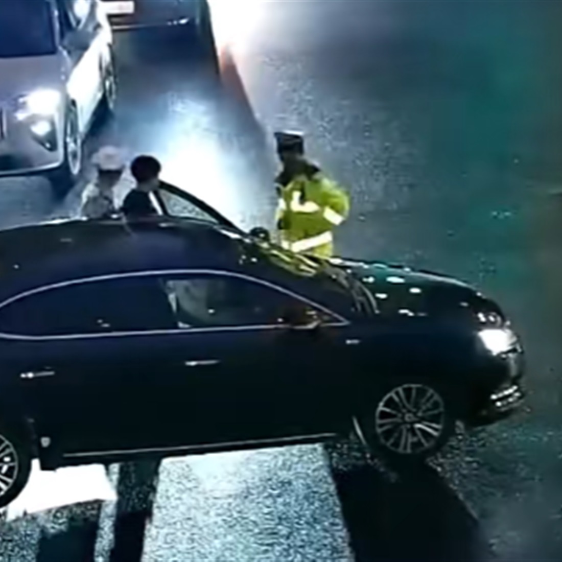 Shanghai Boy, 12, Drives 30km to Meet Online Friend