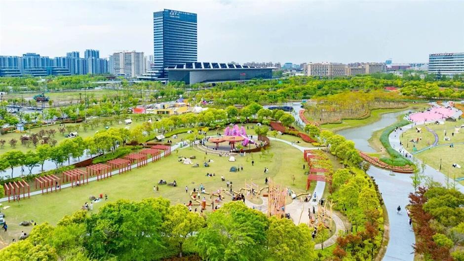 适合夏日的10条漫步路线,临水观景,一路青绿
