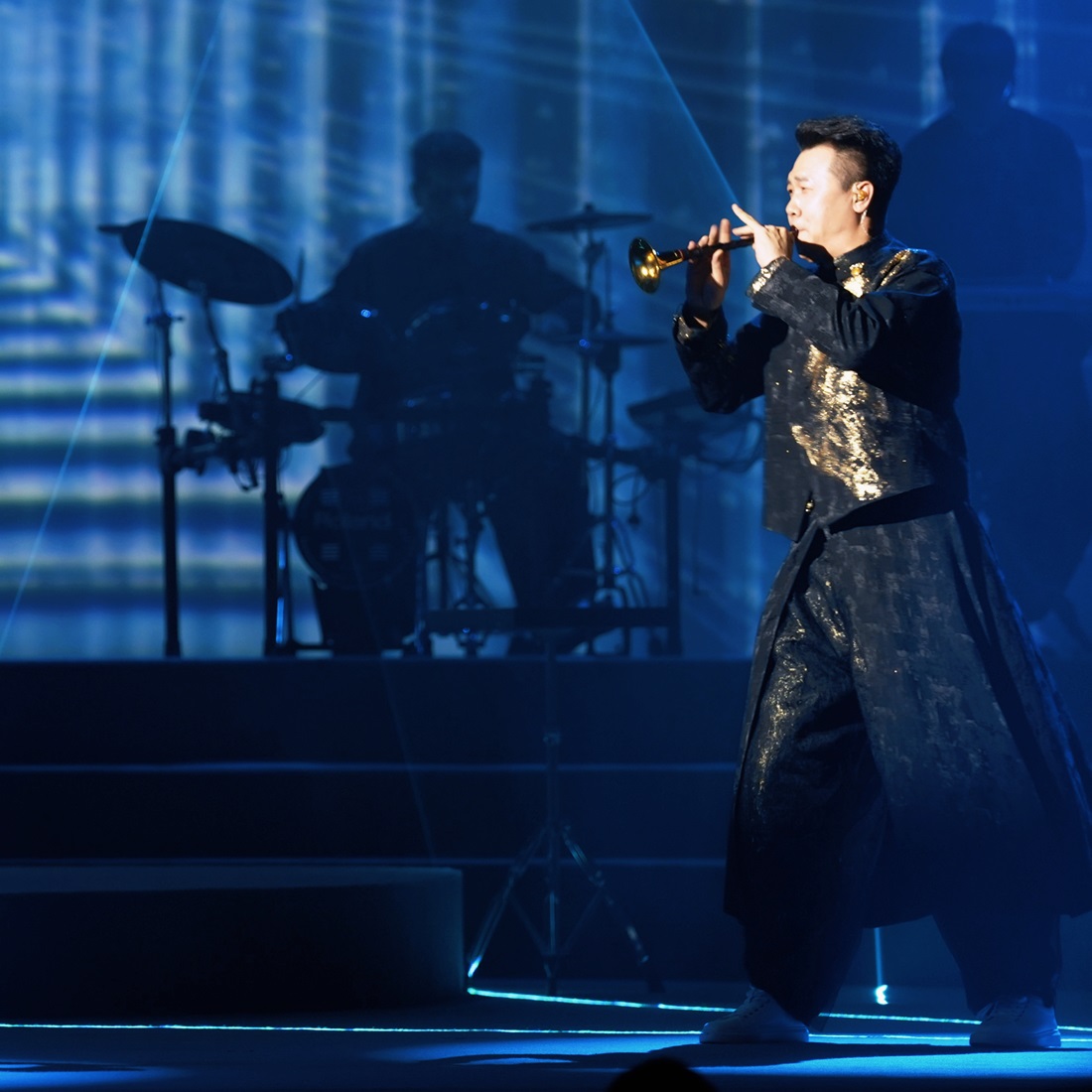 Flowing Melodies, Summer Cool: a Decade of New Oriental Sound