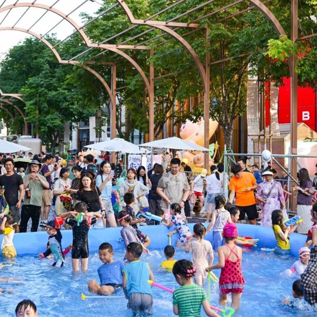 Thailand Street Splashing Festival Brings Cool Vibes for Shanghai Summer
