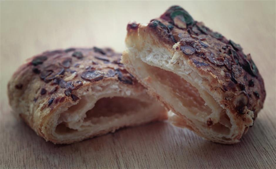 [On Fire] Two Bakeries Lighting Shanghai Afire with Addiction