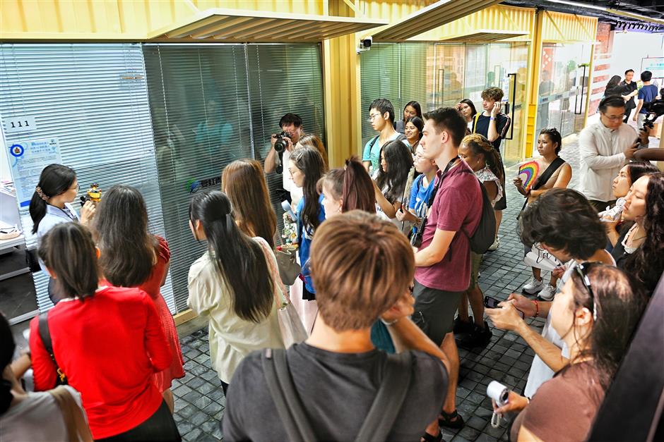 Shanghai's '15-Minute Life Circle' Gives American Students a Taste of Neighborhood Life