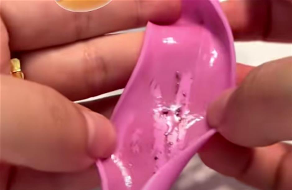 Doctors Warn Straw Cups Can Harbor Mold, Bacteria If Not Cleaned Properly