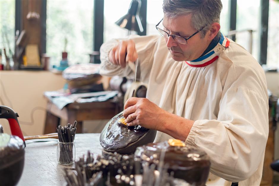 'Recreates Gestures' for Creating Iron Age Gold Necklace