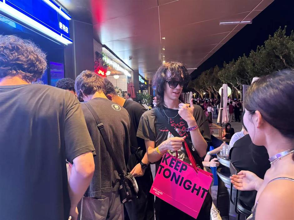 Shanghai Bets Big on the After-Dark Economy
