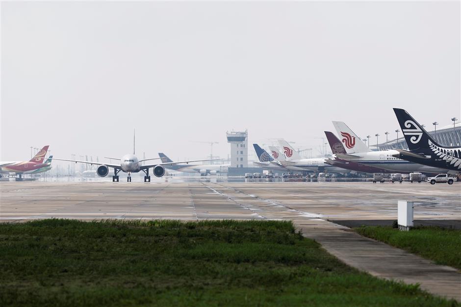 60 Percent of Shanghai Flights Canceled as Typhoon Dolphin Approaches
