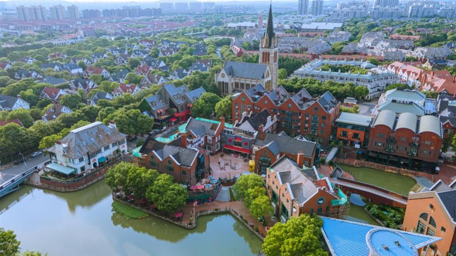 A Leisurely Wander in Songjiang After the Rain