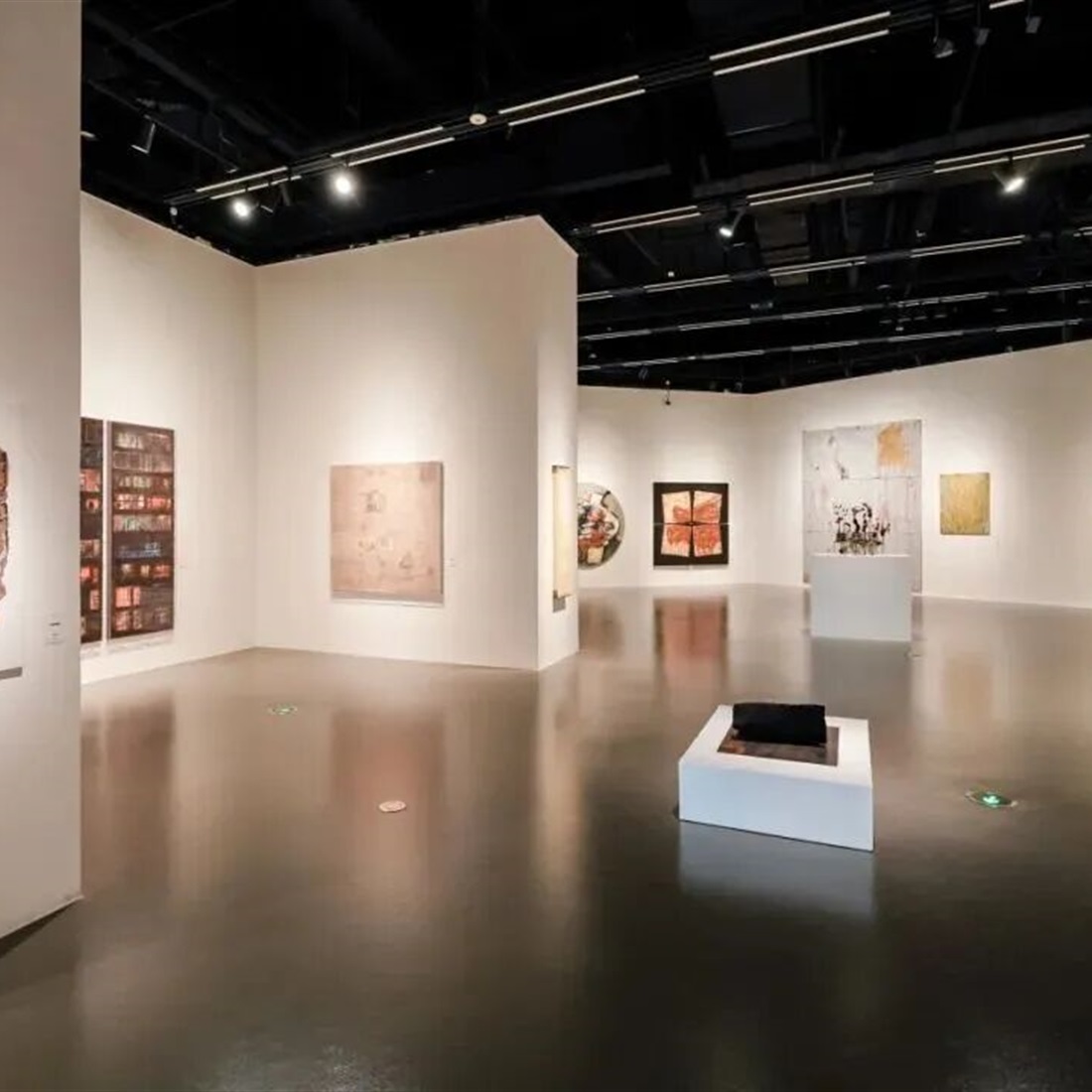 Discover the Magic of Materials at the Liu Haisu Art Museum