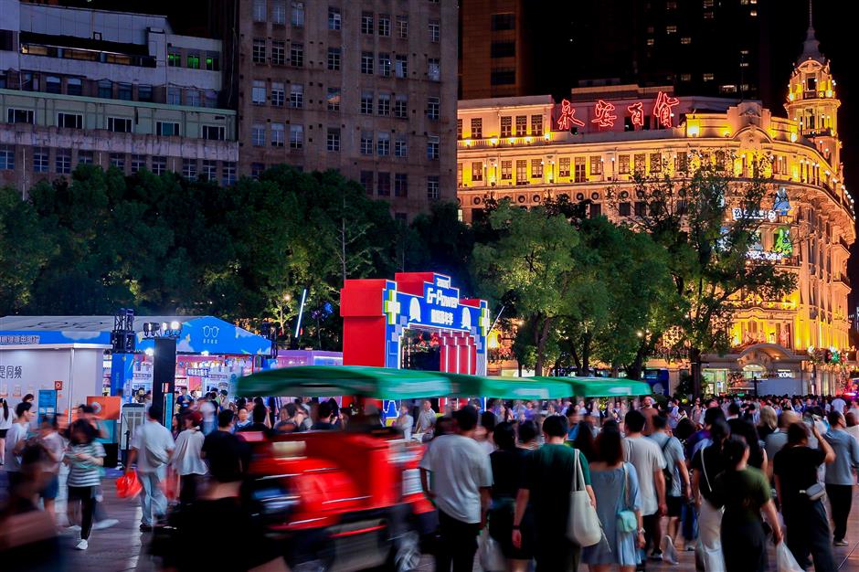 Nanjing Road's 'Garden Nights' Initiative Aims to Enhance the Nighttime Economy
