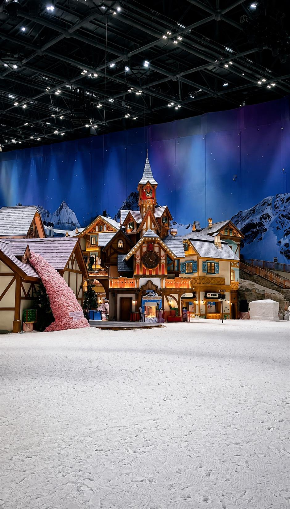 [Try This] We Visited The World's Largest Indoor Ski Resort