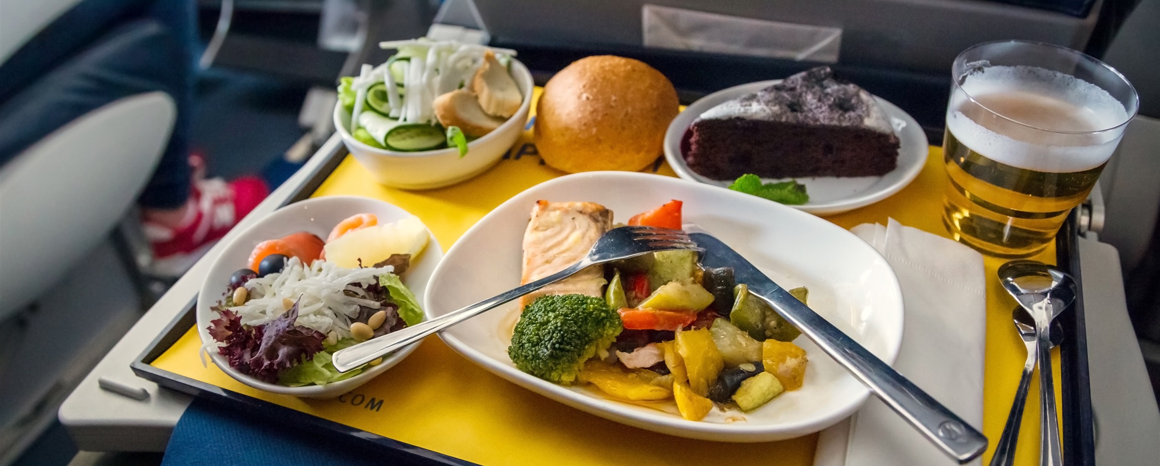 [SH Transit] Why Did Your Airplane Meal Suddenly Get Good Again?
