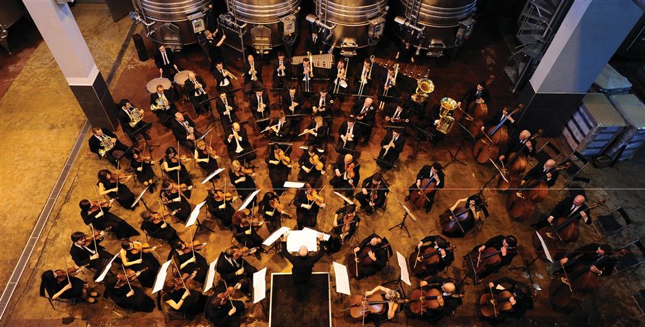 Shanghai's Grand Theaters Unveil New Seasons