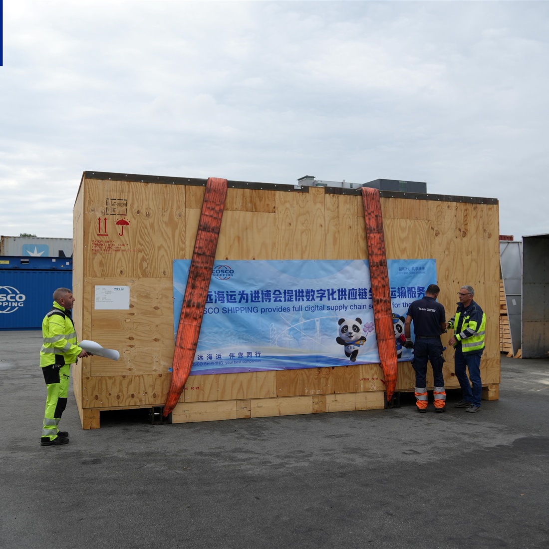 First Batch of 9th CIIE Exhibits Ships From Hamburg for Shanghai