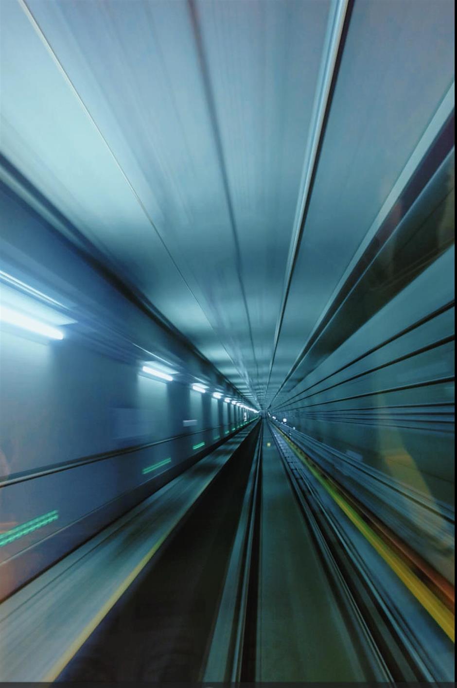 Shanghai's First Metro Line Crossing Yangtze River Enters Key Testing Phase