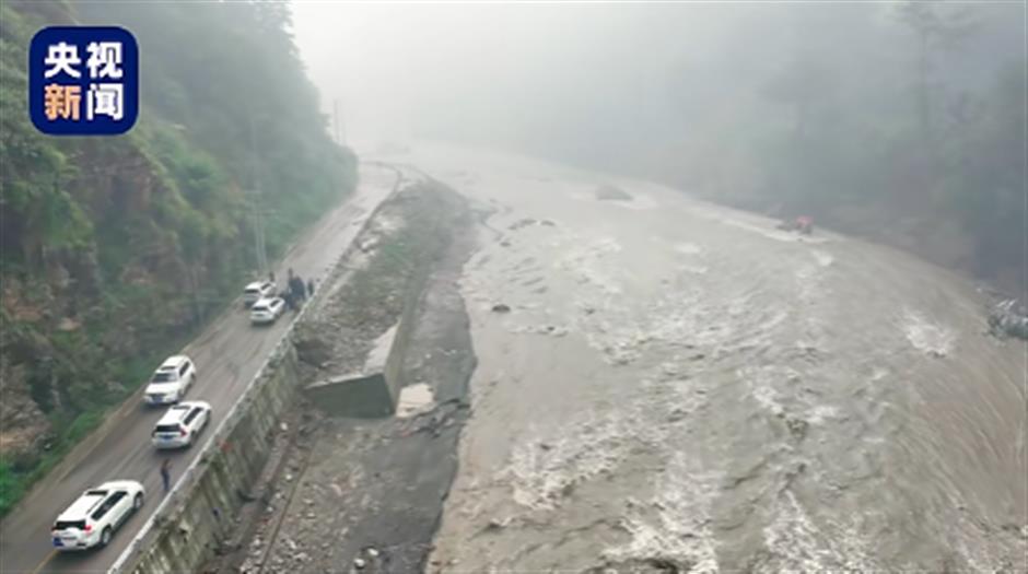 Mudslide Leaves 3 Dead, 265 Missing in Xizang As Search Continues