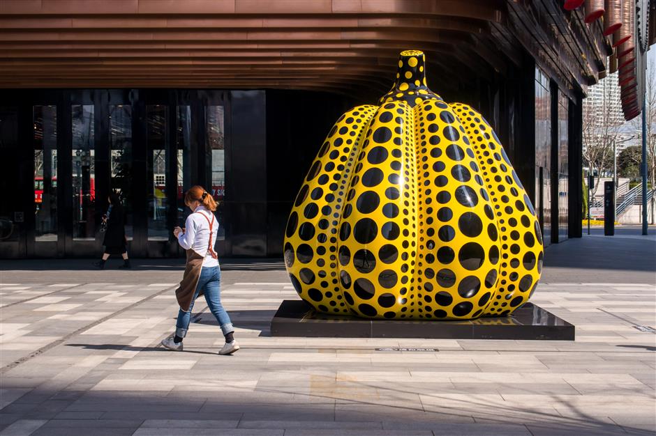 Yayoi Kusama, Queen of Polka Dots, Dies at 97