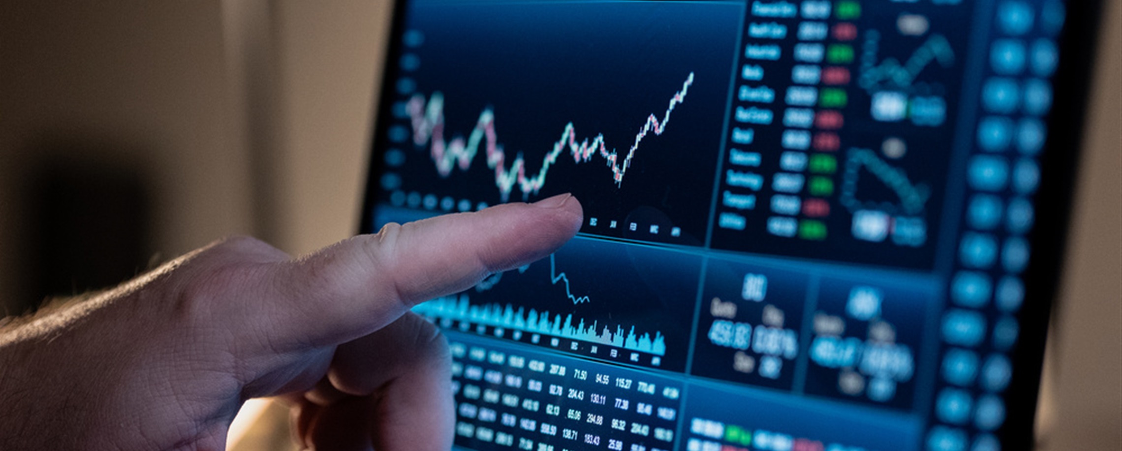 In China Stock Markets, Tech Is the Talking Point but Earnings Also in Play
