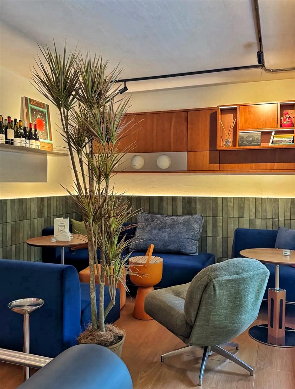 [SH Buzz] August 11 NEW Places: Rooftops, French Buffets & JUJU