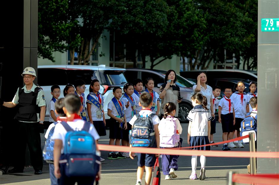 Back to School: 1.85m Students Begin New Academic Year in Shanghai