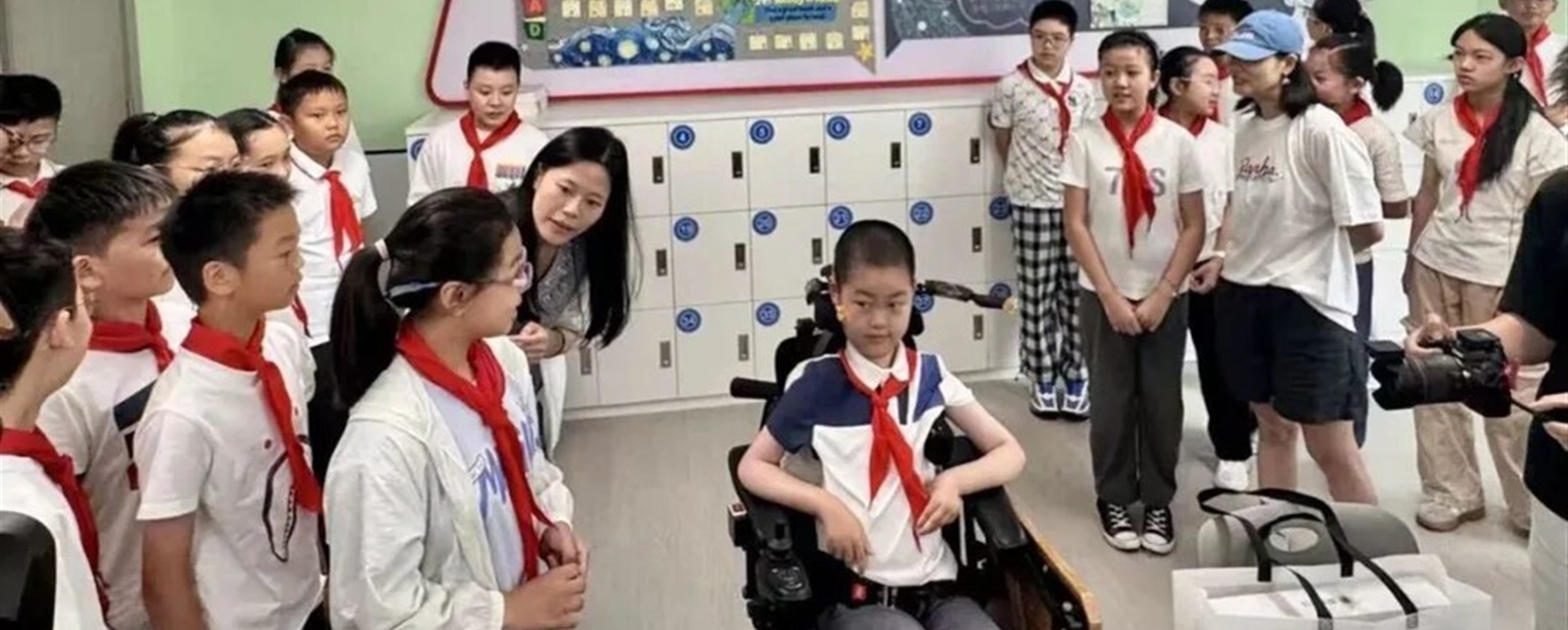 Rare Disease Teen Begins Middle School in Shanghai