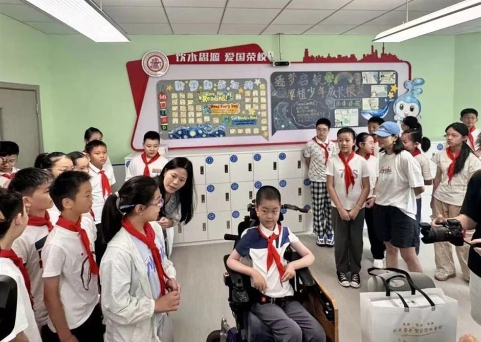 Rare Disease Teen Begins Middle School in Shanghai