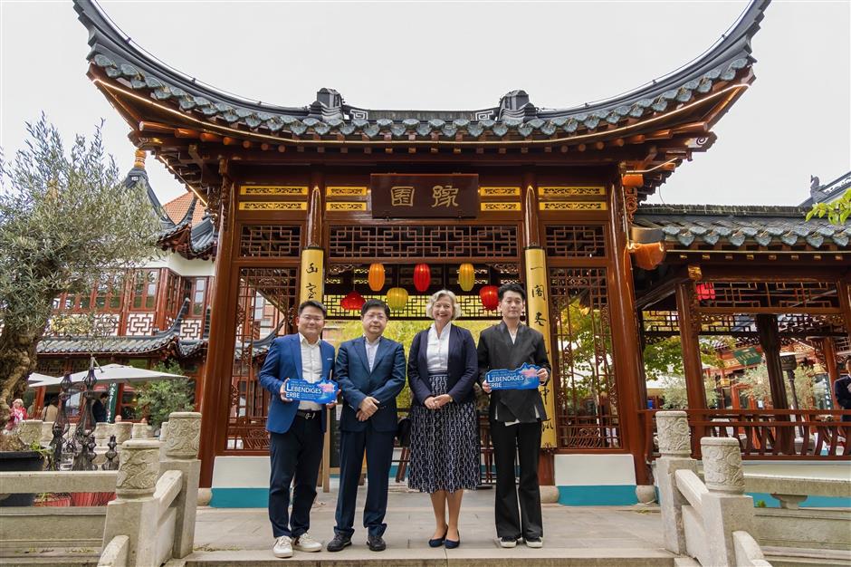 Chinese Culture Center Opens At Hamburg Yuyuan Garden