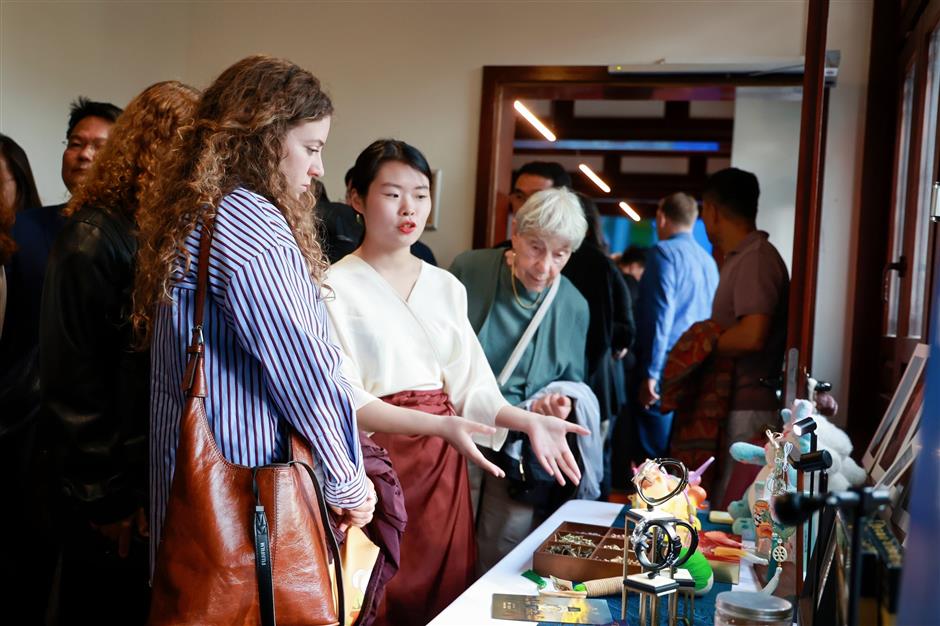 Chinese Culture Center Opens At Hamburg Yuyuan Garden