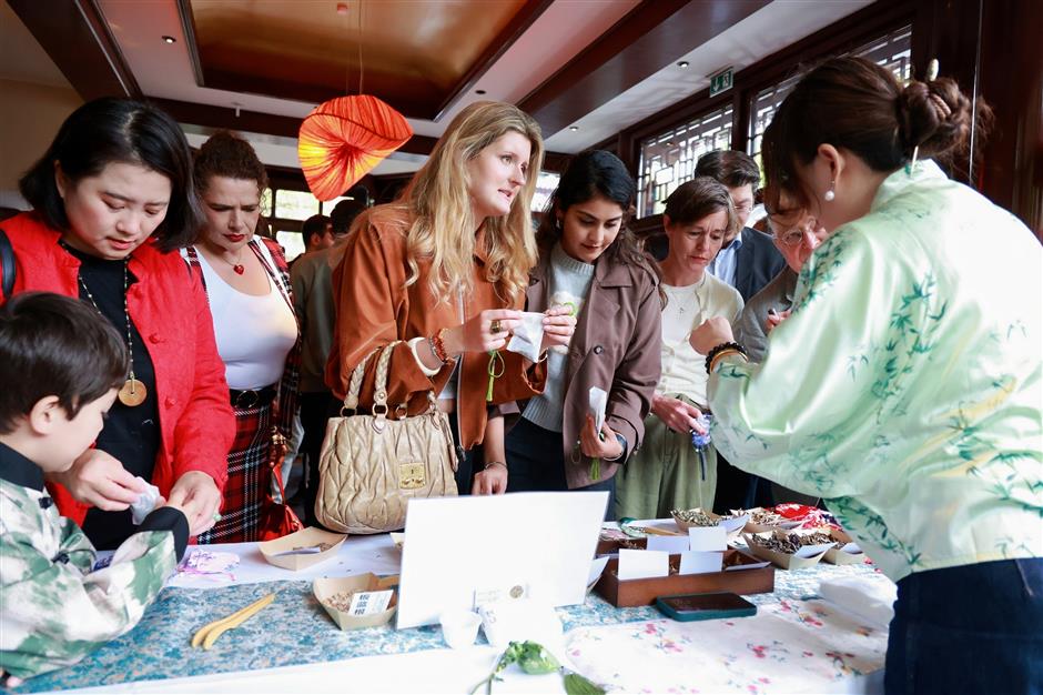 Chinese Culture Center Opens At Hamburg Yuyuan Garden