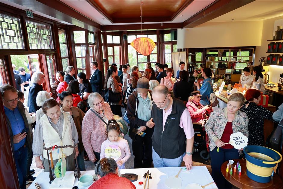 Chinese Culture Center Opens At Hamburg Yuyuan Garden