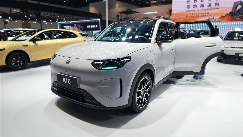 China's Auto Industry, Largest in the World, Faces Make-or-Break Juncture
