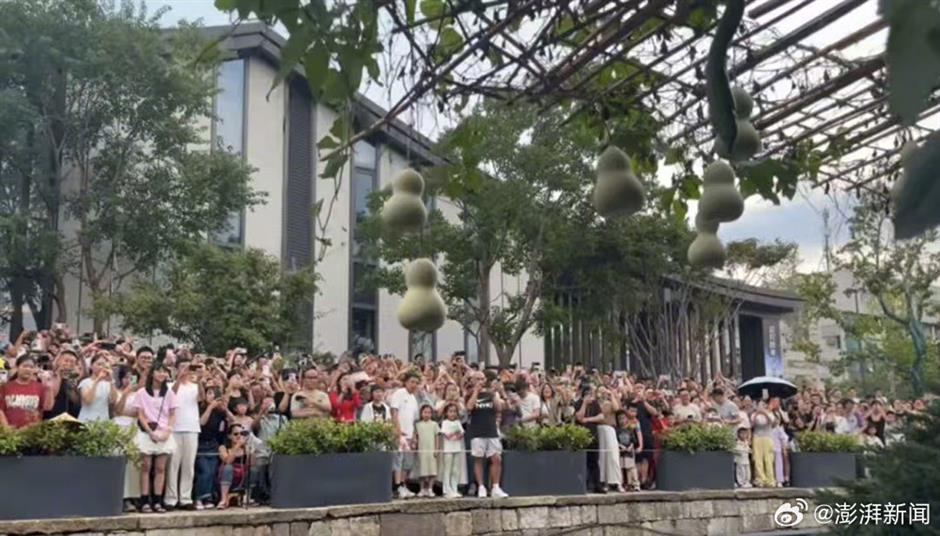 Viral 'Calabash Grandpa' Cuts Down Gourds After Tourist Crowds Overwhelm Home